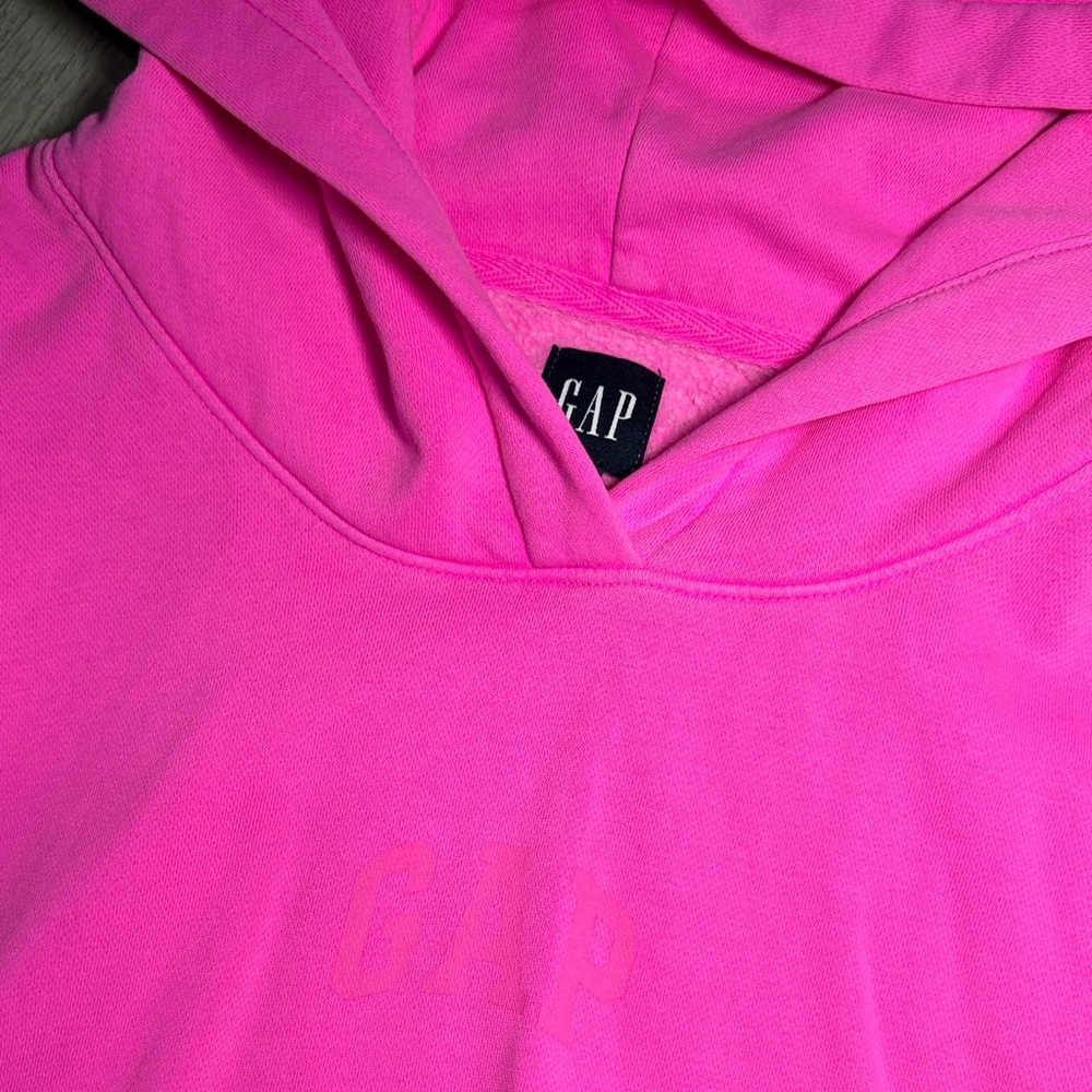 GAP VintageSoft Crop Logo Hoodie Neon Pink - Picture 2 of 3